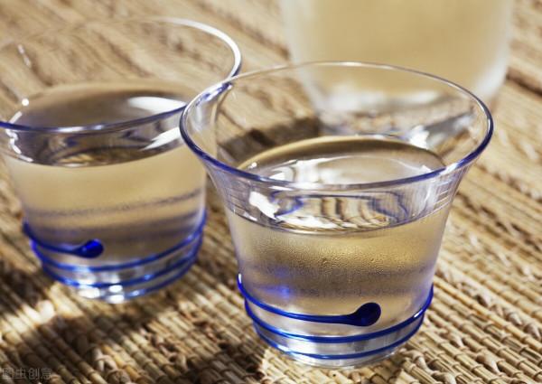 你知道在酒桌上喝酒的講究嗎？