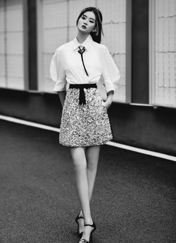 有人說她不是女的? 有人說她不是女的?