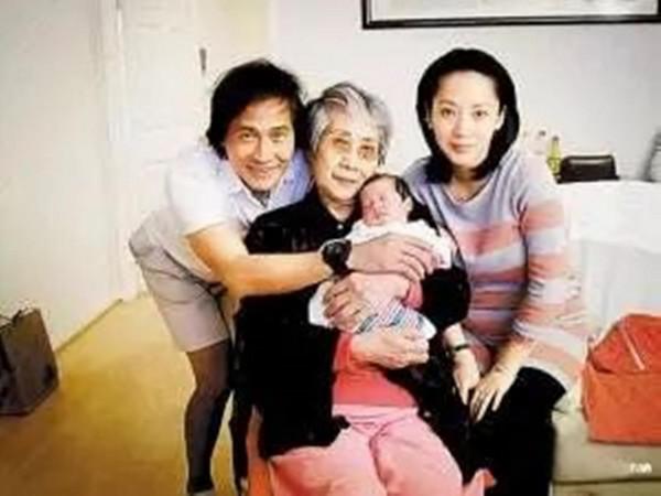 定居內地20位港臺明星，有人住5億豪宅，有人住三線小城65平米房