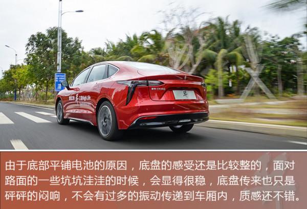 5.8秒破百，雙電機四驅新車16萬多就能買！搶先試駕雷諾江鈴·羿