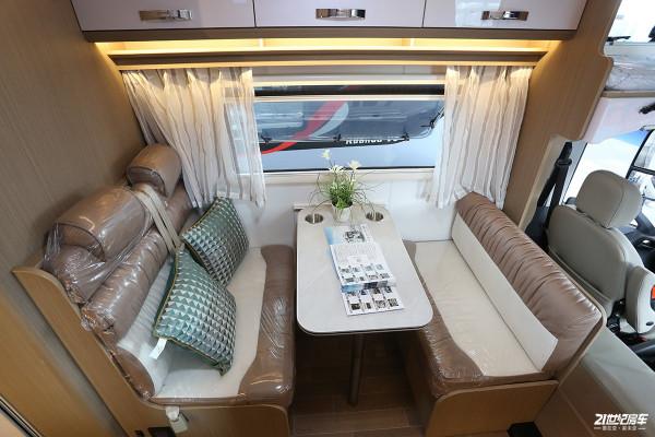 美景美家卡居一號釋出，平頭大額頭房車，通艙設計是亮點