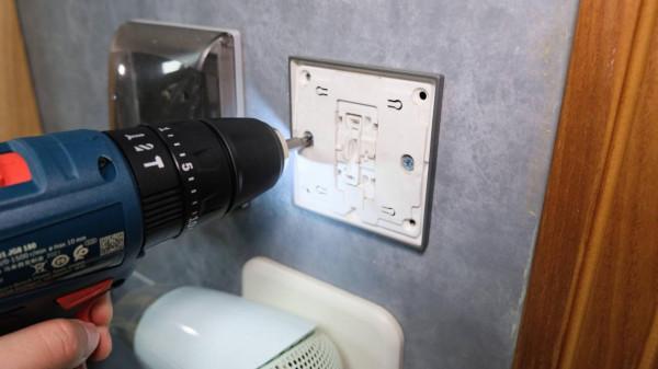 家庭工具一套足矣，博世 GSB120 鋰電鑽套裝