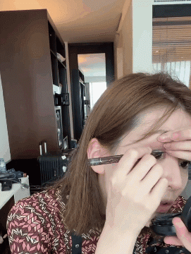 新手化妝別貪多!記住這4個步驟,5分鐘就能讓你“光彩照人” 新手化妝別貪多!記住這4個步驟,5分鐘就能讓你“光彩照人”