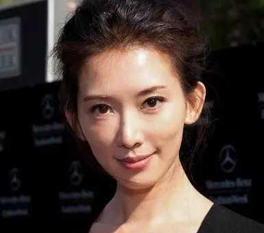 明星離開十級濾鏡:林志玲老10歲,趙麗穎變方臉,劉曉慶“沒眼看”