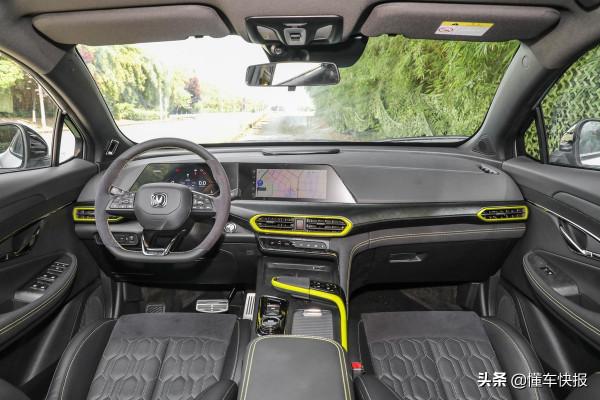 設計超前、配置先進,運動版車型更增色,長安UNI-T競爭力分析 設計超前、配置先進,運動版車型更增色,長安UNI-T競爭力分析