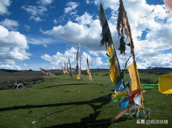 徒步西藏第29天:投宿無門,被山谷中的藏傳佛學院收留 徒步西藏第29天:投宿無門,被山谷中的藏傳佛學院收留