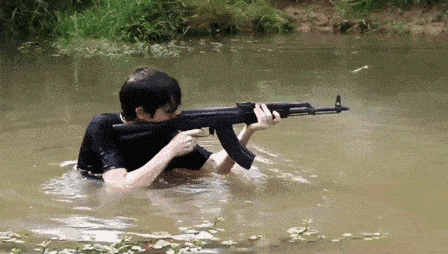 AK47為何成神槍?因為安全感爆棚 AK47為何成神槍?因為安全感爆棚