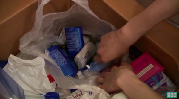 紐約高收入女子20年不買內衣，廁紙曬乾重複用：我要省錢