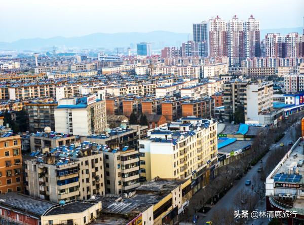 雲貴桂三省交界，有座四季如春的4線城市，空氣好適合養老