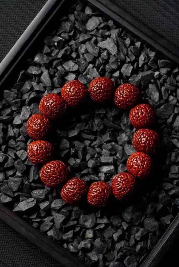 富人是如何思考的：中產階級注重存錢，富裕階層注重賺錢