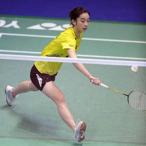 跨步上網步法不到位、擊球搶不到高點、發力無法後撤,這樣來糾正 跨步上網步法不到位、擊球搶不到高點、發力無法後撤,這樣來糾正