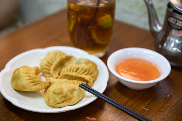 阿Vo阿Die的秘密基地-“地下室老爸茶”，隨便點，都便宜