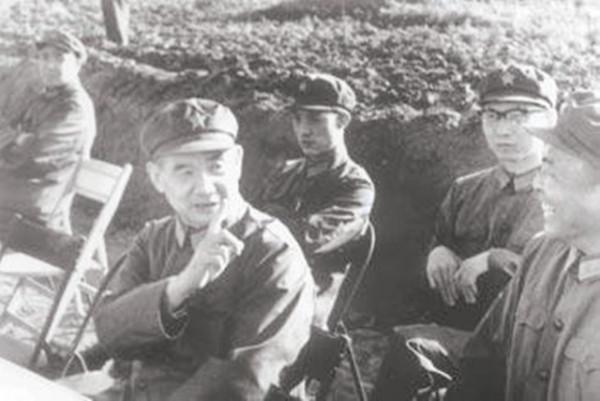 裁軍大事誰來主持？鄧公站了出來說到：他可以勝任