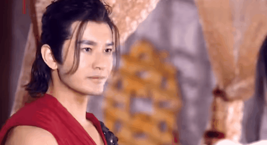 抱歉我笑了！影視劇中的吐血戲，有人像裝了噴泉，有人像在放煙花