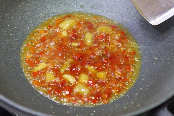 秋天，雞胗和生薑真是絕配，饞了炒一盤，嘎嘣脆，下酒下飯真不錯