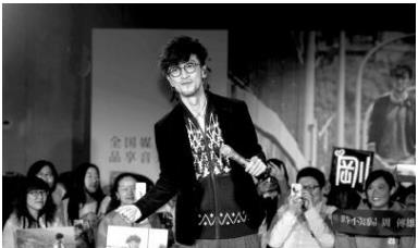 隱退的周傳雄，天妒英才啊