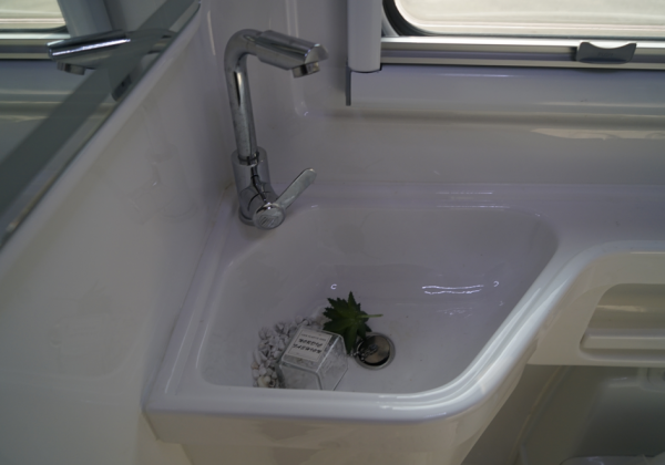 最新底盤搭配航空座椅,豪華內飾,賽德獵鷹2號G系列房車 最新底盤搭配航空座椅,豪華內飾,賽德獵鷹2號G系列房車