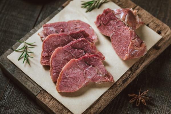 這樣做滷牛肉色澤紅潤,肉香四溢,中秋家宴直接空盤 這樣做滷牛肉色澤紅潤,肉香四溢,中秋家宴直接空盤