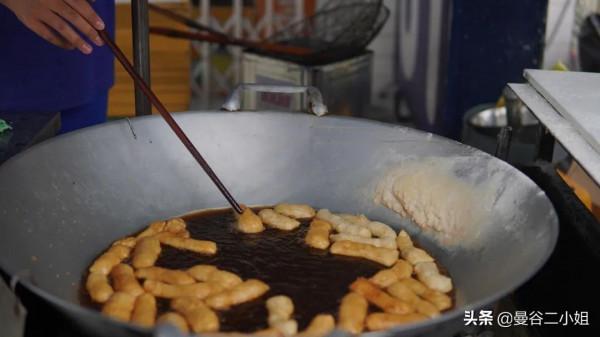 泰國疫情爆發後,第一次在路邊攤買早餐,覺得比米其林還香 泰國疫情爆發後,第一次在路邊攤買早餐,覺得比米其林還香