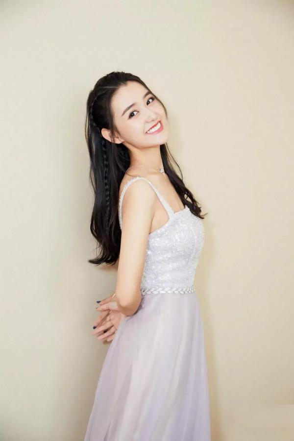 蔣依依甜美來襲