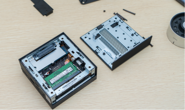 小主機好用麼？從驗機、啟用、設定到硬體升級，保姆級教程