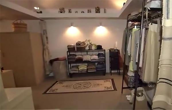 日本小夫妻住70㎡“旗杆房”,室內卻一堵牆都沒有?這能住? 日本小夫妻住70㎡“旗杆房”,室內卻一堵牆都沒有?這能住?