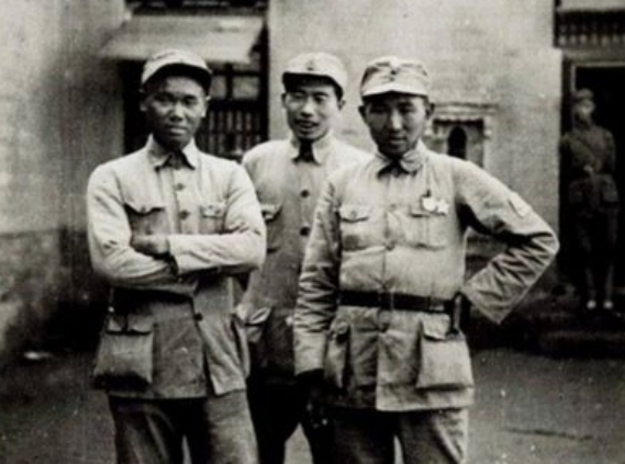 67年楊成武陪毛主席到上海，散步時，毛主席：陳再道現在在哪裡？