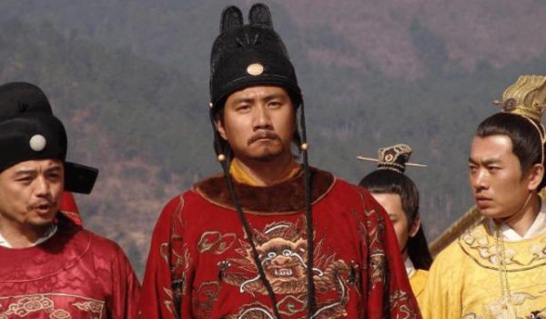 大臣請假6天回家，朱元璋批准了，第7天上朝時他卻說：殺了他