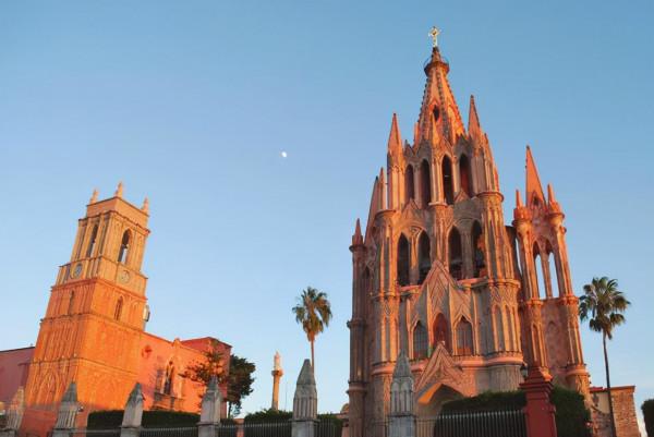 《尋夢環遊記》裡真實的童話小城瓜納華託，色彩斑斕的世界銀都