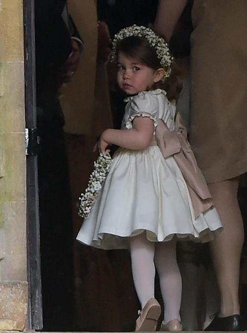 英國王室小精靈,王女夏洛特公主,還能成為第二個英國女王嗎? 英國王室小精靈,王女夏洛特公主,還能成為第二個英國女王嗎?