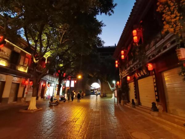 夜遊臨安古城，不一樣的美