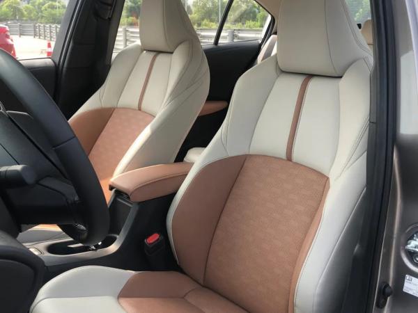 這臺號稱A+級的“凱美瑞”到底香不香?試駕廣汽豐田凌尚 這臺號稱A+級的“凱美瑞”到底香不香?試駕廣汽豐田凌尚