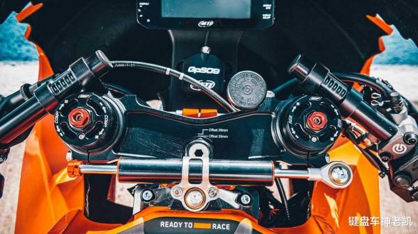 玩泥巴的KTM玩賽道了,又輕又強的RC8 C登場,就問怕不怕 玩泥巴的KTM玩賽道了,又輕又強的RC8 C登場,就問怕不怕