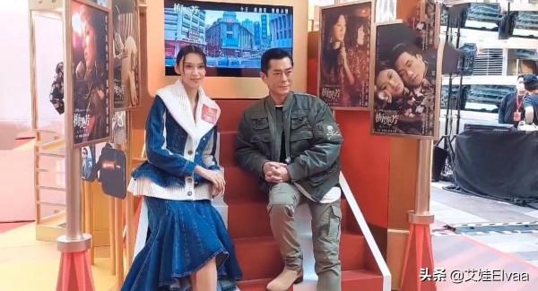 古天樂真會打扮，51歲穿棒球衫內長外短，年過半百巧克力膚色未變