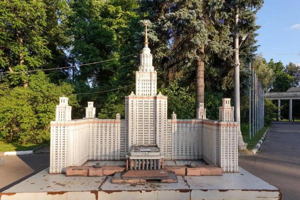 斯大林的&OpenCurlyDoubleQuote;七姐妹&rdquo;