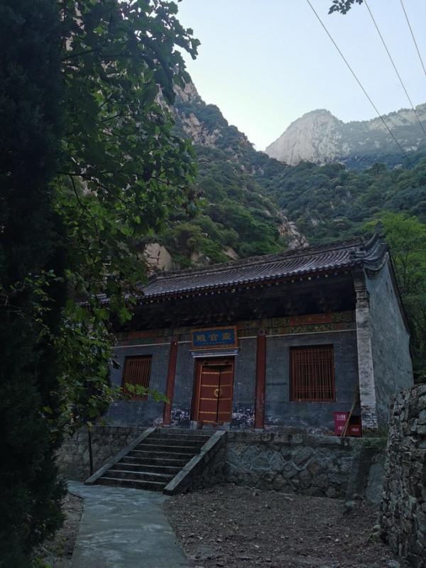 自古華山一條路的山門 自古華山一條路的山門