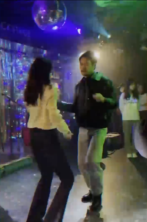 6位中年女星背影殺：年近半百仍似少女，胖一絲累贅、瘦一點沒味