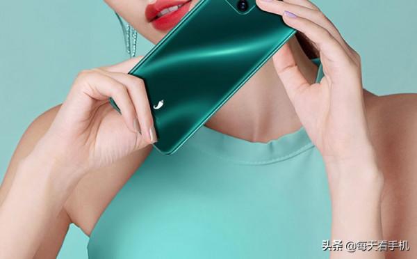 小辣椒NB13百元機新上市!599元提供128G記憶體和側面指紋 小辣椒NB13百元機新上市!599元提供128G記憶體和側面指紋