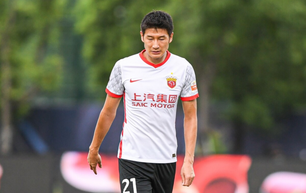 上港本土最佳引援浮出水面,曾得到球隊四任主帥器重,表現不俗 上港本土最佳引援浮出水面,曾得到球隊四任主帥器重,表現不俗
