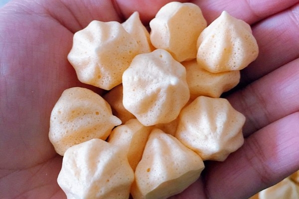 兩個雞蛋,給寶寶做溶豆和蛋黃小餅乾,媽媽也超愛吃 兩個雞蛋,給寶寶做溶豆和蛋黃小餅乾,媽媽也超愛吃