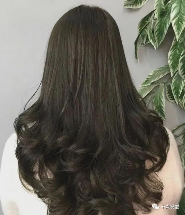 2021仍然是主流“半頭燙”,簡單好打理 2021仍然是主流“半頭燙”,簡單好打理