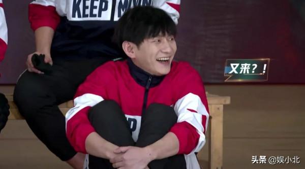 半夜笑到捶床,這群哥哥怎麼都變成了“喜劇人”? 半夜笑到捶床,這群哥哥怎麼都變成了“喜劇人”?