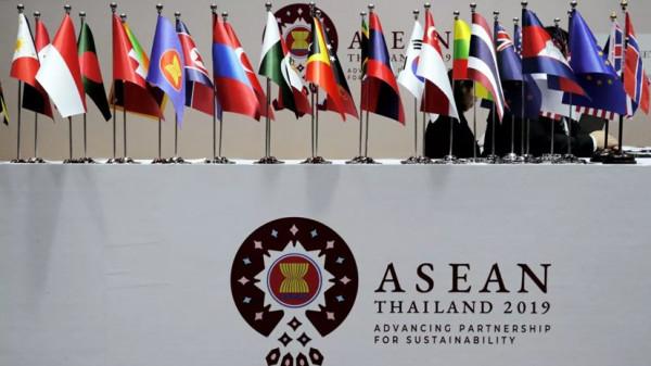 美陸軍部長擺出“三板斧”，想用槍炮與中國談和平，遭到網友挖苦