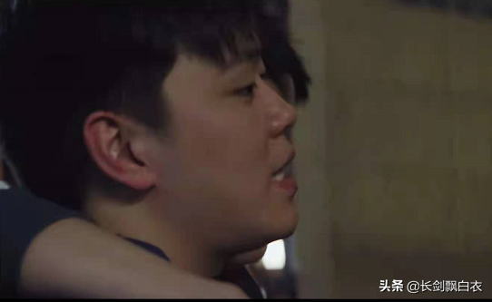 DOTA2：LGD沒秒掉500血的TB，那Newbee為什麼沒秒掉100血的劍聖？