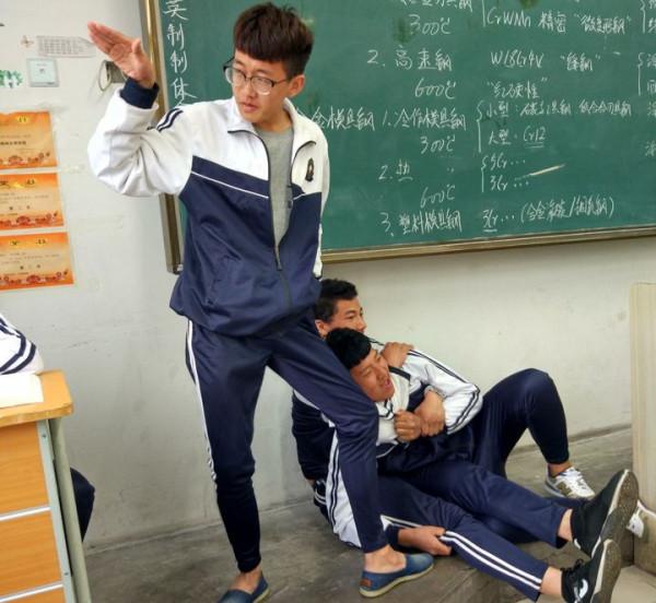 技校能有多“亂”?不把老師當回事兒,好學生也容易被“拉下水” 技校能有多“亂”?不把老師當回事兒,好學生也容易被“拉下水”