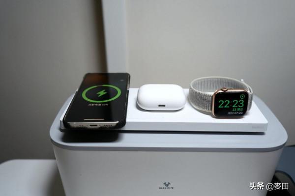 不插線、充滿電，iPhone13 mini全套無線充電體驗分享