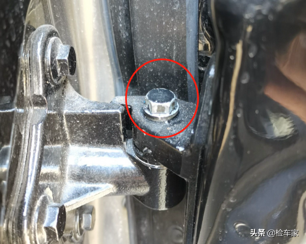 尷尬了!在朋友手裡花32萬買輛賓士商務車,檢測後差點“翻船” 尷尬了!在朋友手裡花32萬買輛賓士商務車,檢測後差點“翻船”