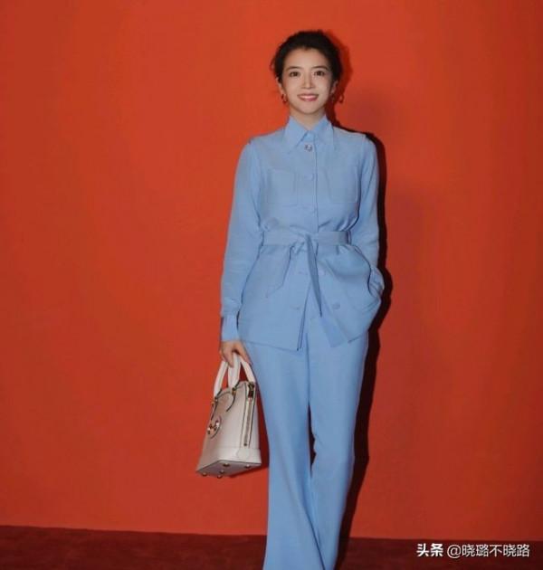 中年不想被叫“大媽”,就少穿這3種“顯老色”,拉低檔次沒氣質 中年不想被叫“大媽”,就少穿這3種“顯老色”,拉低檔次沒氣質