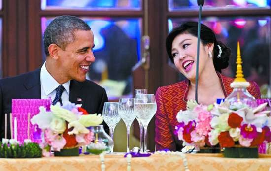 英拉30年魅力不倒：曾讓奧巴馬移不開眼，深情對視，普京忘了握手