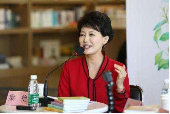 至今還未婚的11位央視女主持，最大50歲，最小40歲，個個才貌兼備